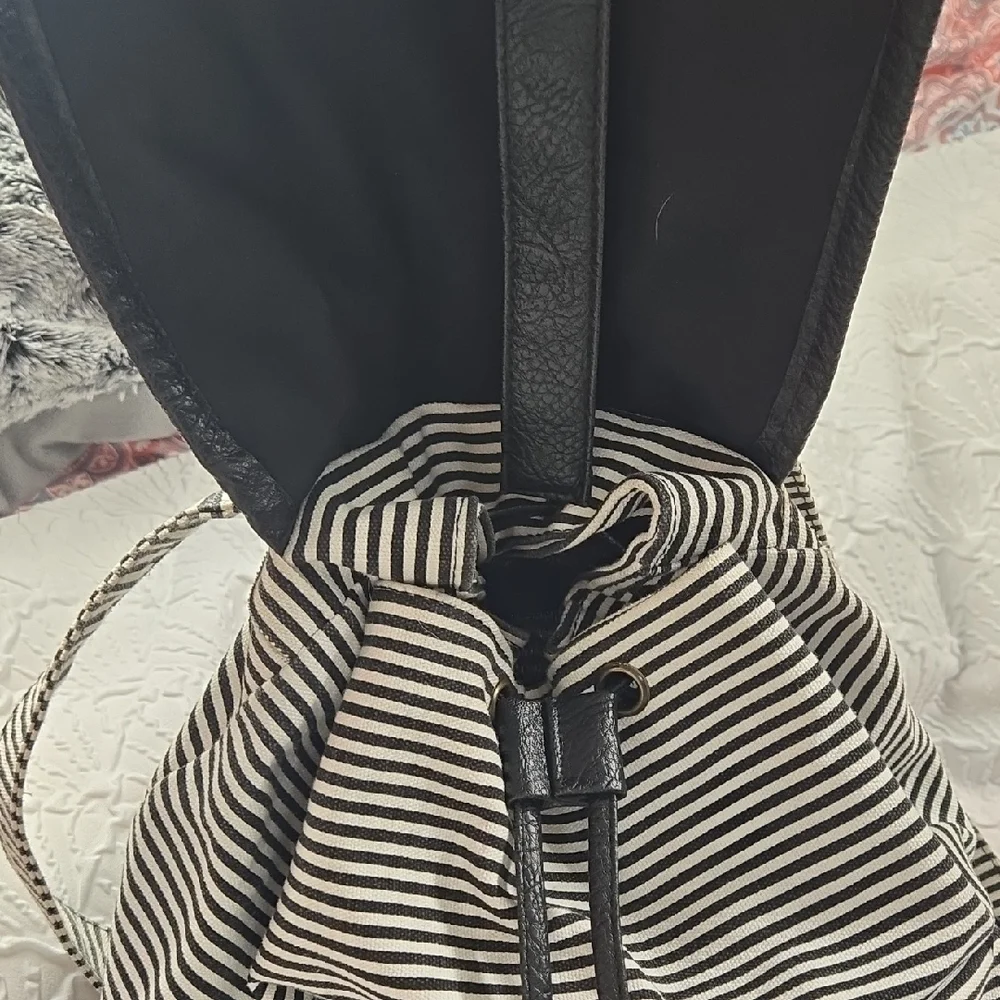 Expressions Chic Black and White Tote